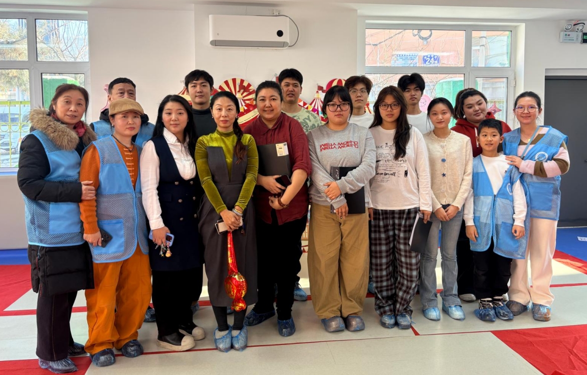 暖冬聚爱！“奇幻森林”跨年派对温情启幕