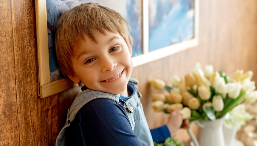 如何利用感统训练克服孤独症儿童的胆小心理？