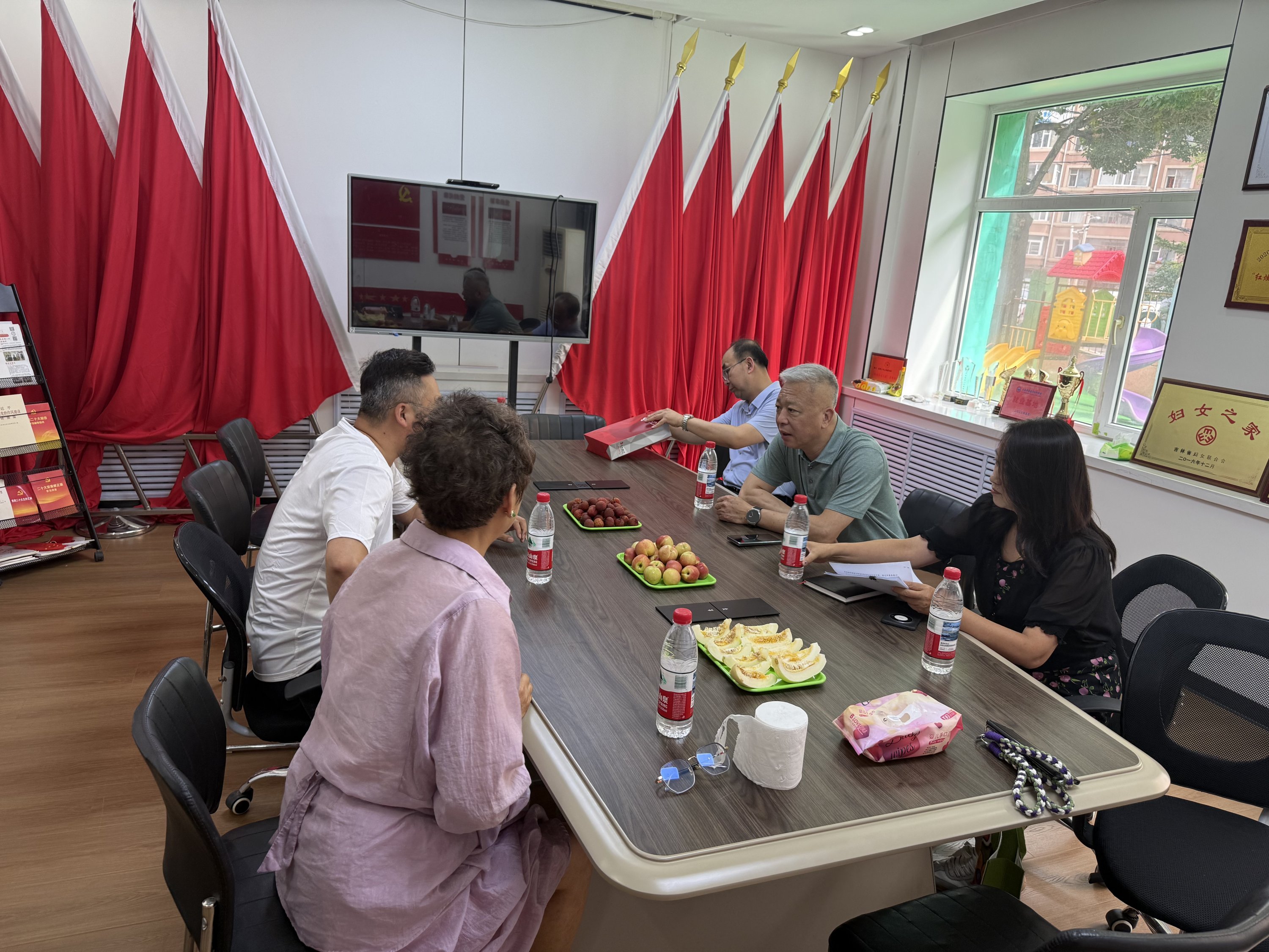 心手相牵 爱有回响 ——吉林银行工会回访我校并实地考察